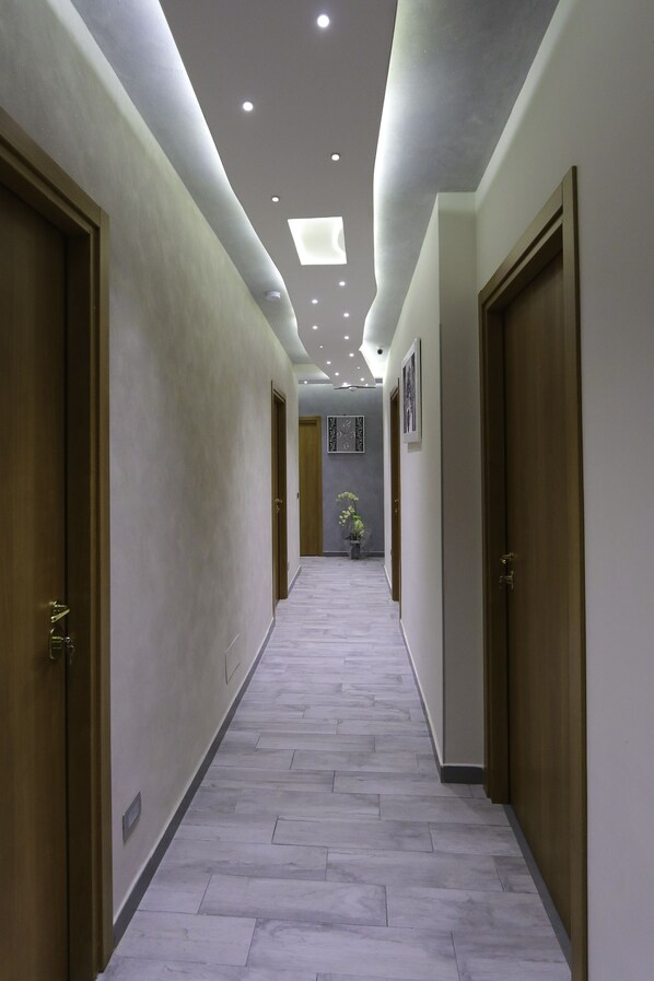 Hallway - Donn'Anna Bed & Breakfast (Naples)