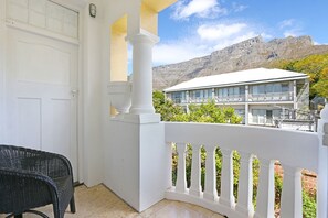 Comfort Apartment, 2 Bedrooms, Mountain View | View from room - Kenwood 7 (Cape Town)