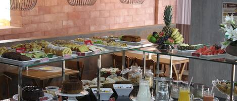 Tägliches inbegriffenes Frühstücksbuffet