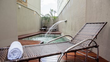 Smart TV 32 polegadas com canais a cabo, TV