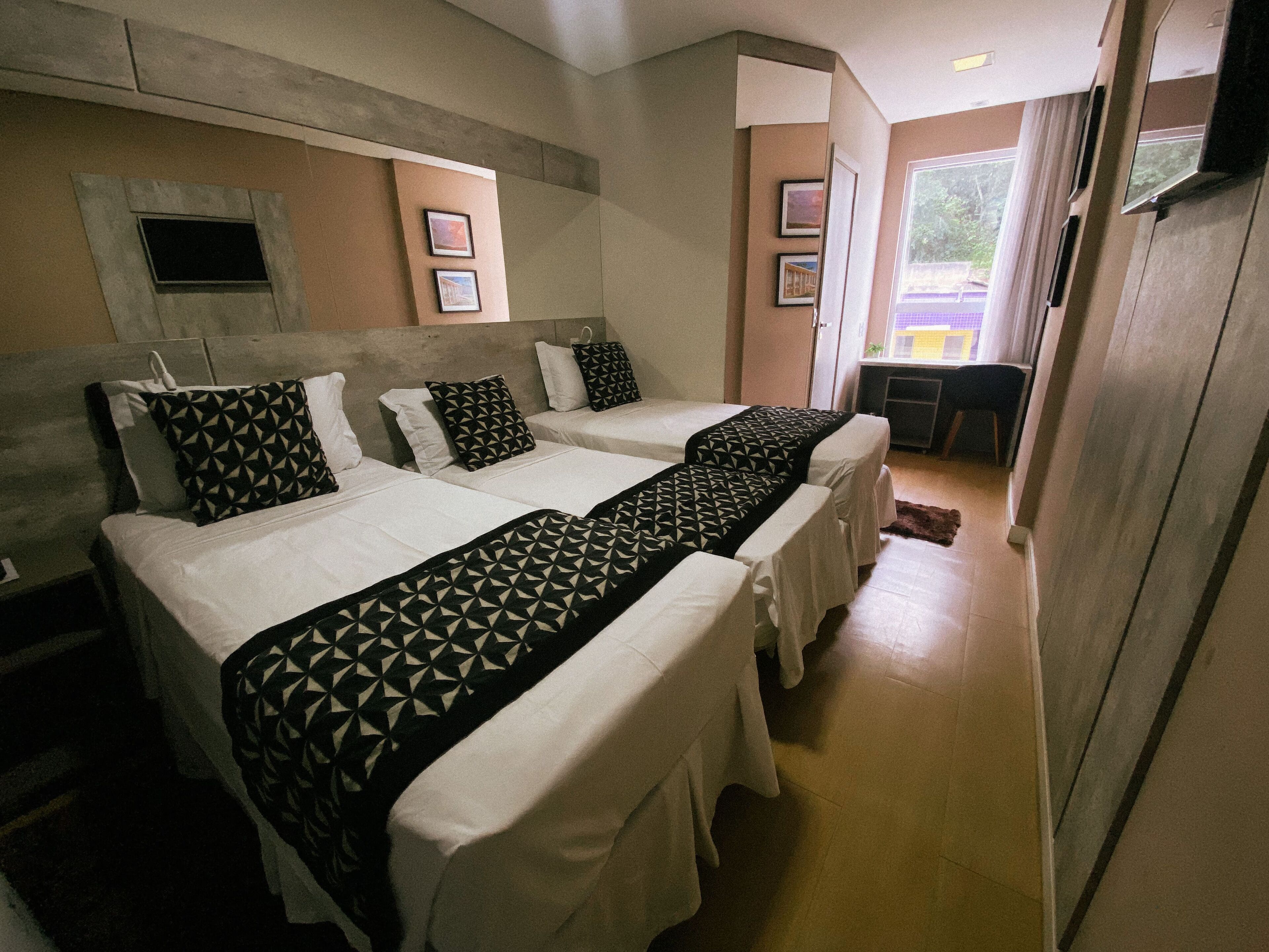 32-inch smart tv with cable channels, tv