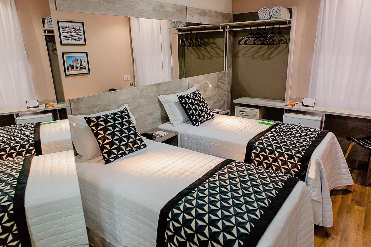 Hypo-allergenic bedding, minibar, in-room safe, desk