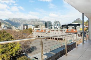 Apartment, 2 Bedrooms, Mountain View | Balcony view