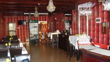 Petit déjeuner servi sur place