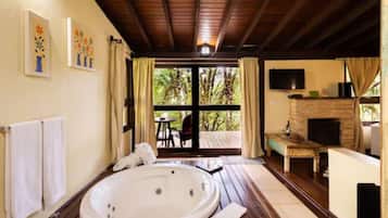 Premium Chalet | Private spa tub