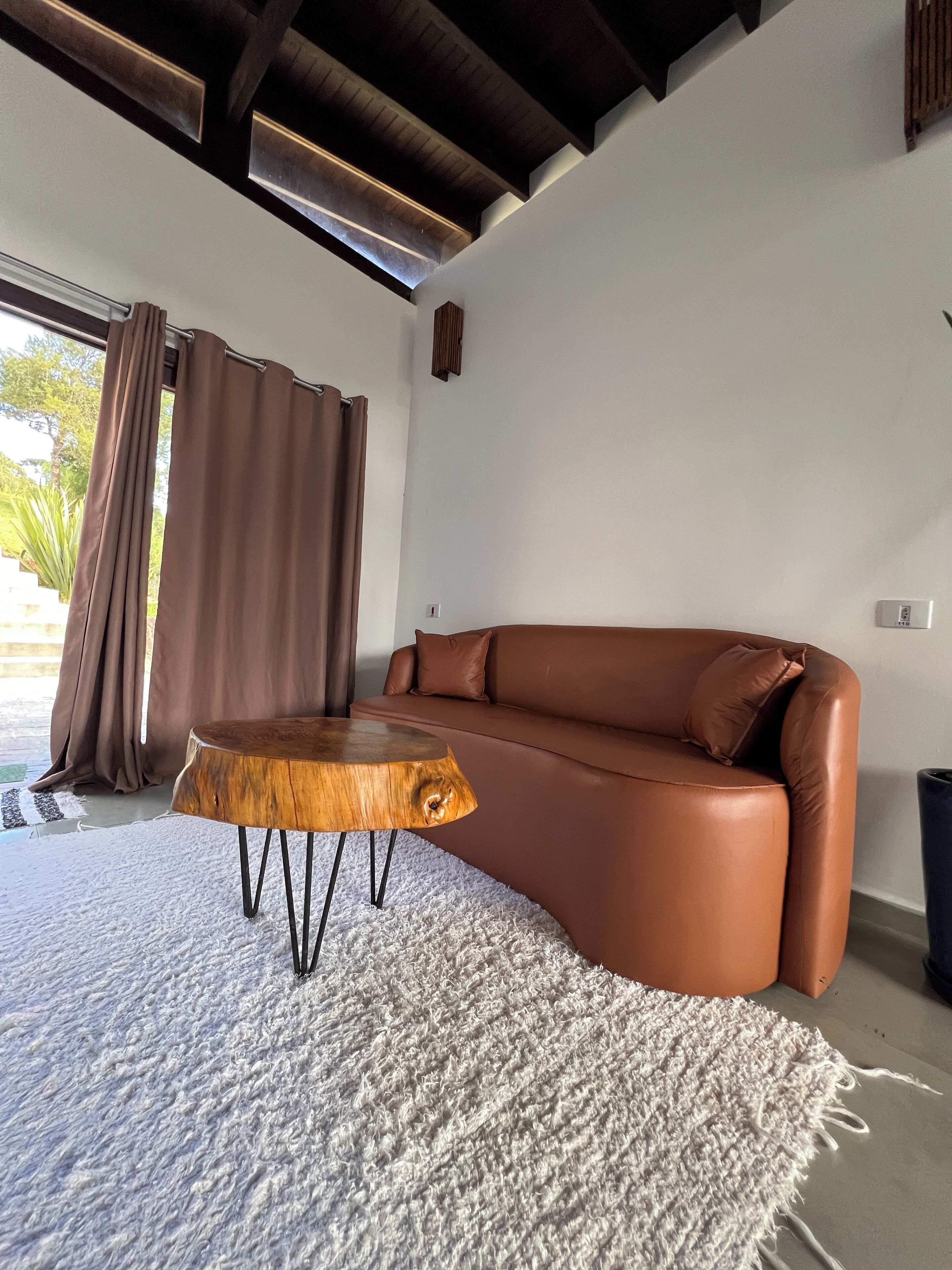 Duplex Chalet with Pool | Coin séjour