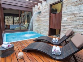 Design Chalet | Living area | LCD TV, fireplace