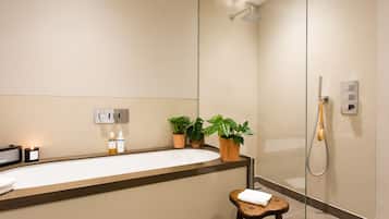 Vòi sen/bồn tắm kết hợp, đồ dùng nhà tắm miễn phí, máy sấy tóc