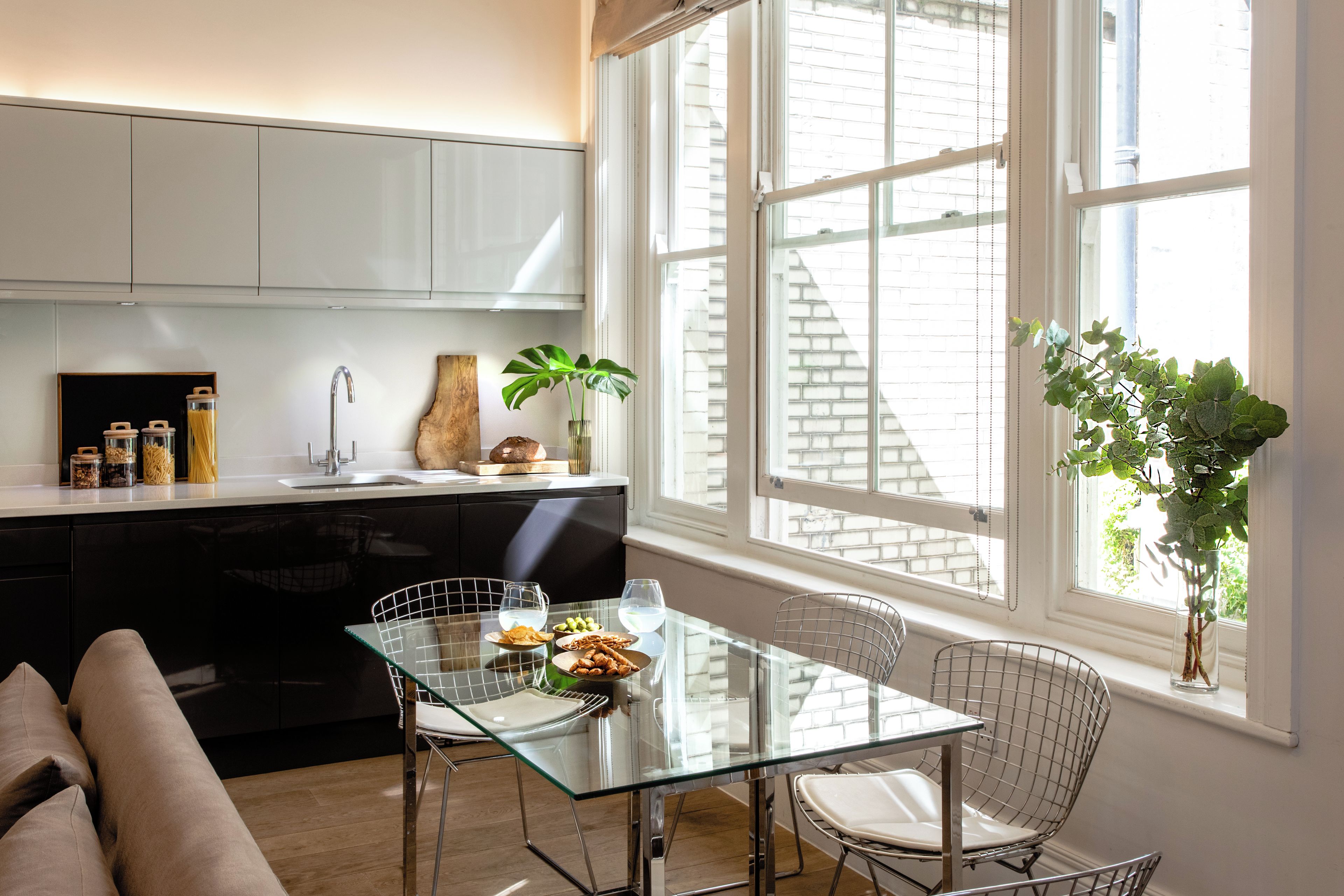 Apartment, 1 Bedroom | Private kitchen | Coffee/tea maker, full-size fridge, microwave, oven