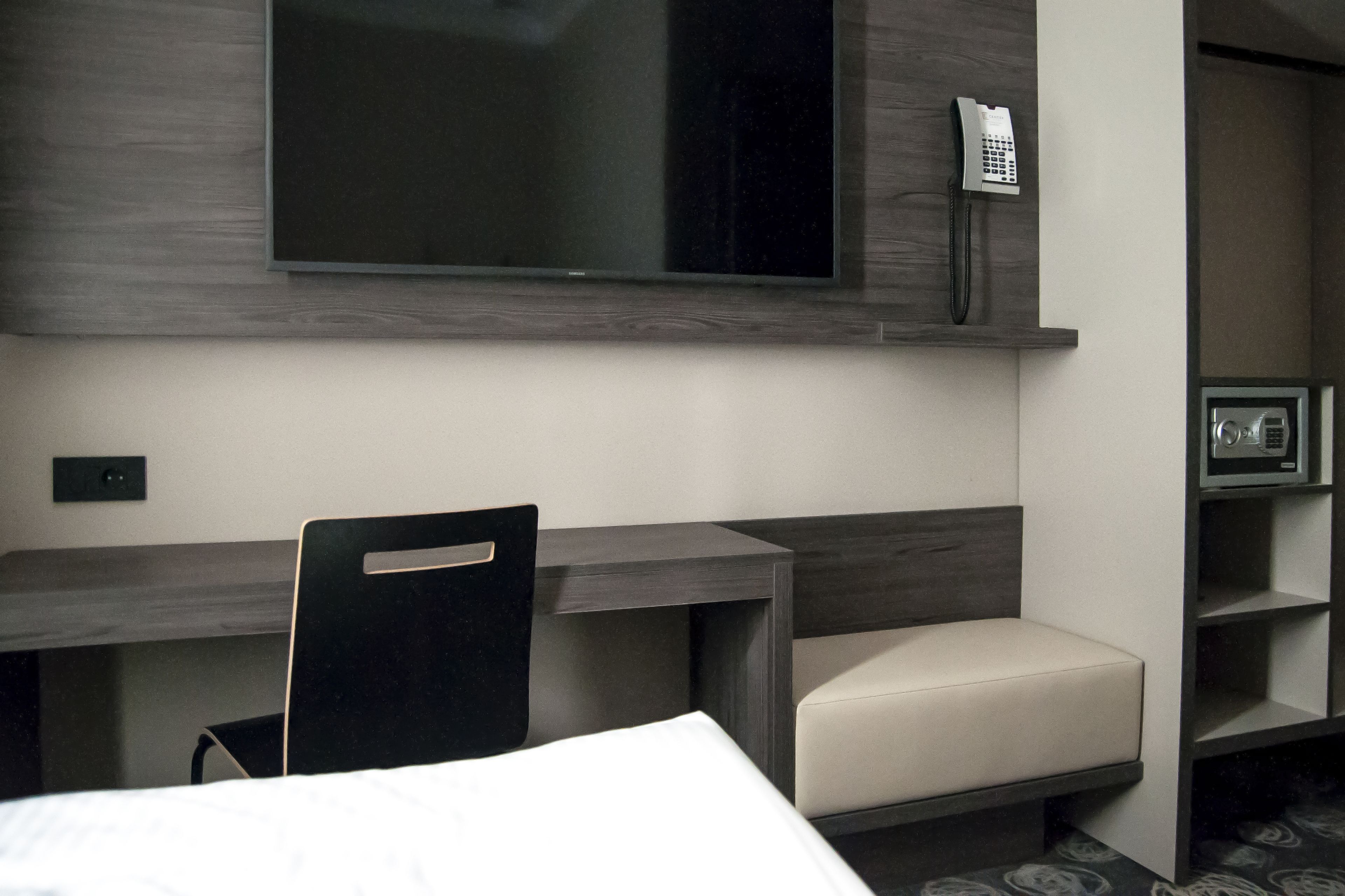 economy single room | soundproofing, cots/infant beds, free wifi, bed sheets