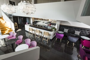 Bar (en el alojamiento)
