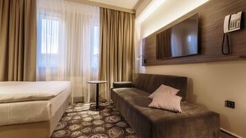 Superior Double Room | Soundproofing, cribs/infant beds, free WiFi, bed sheets