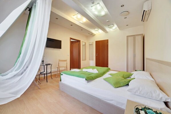 Comfort Double Room | Iron/ironing board, free WiFi, bed sheets - Minima Kuzminki (Moscow)