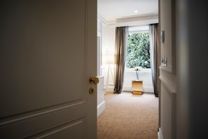 Interior - The Shire Hotel (Rome)
