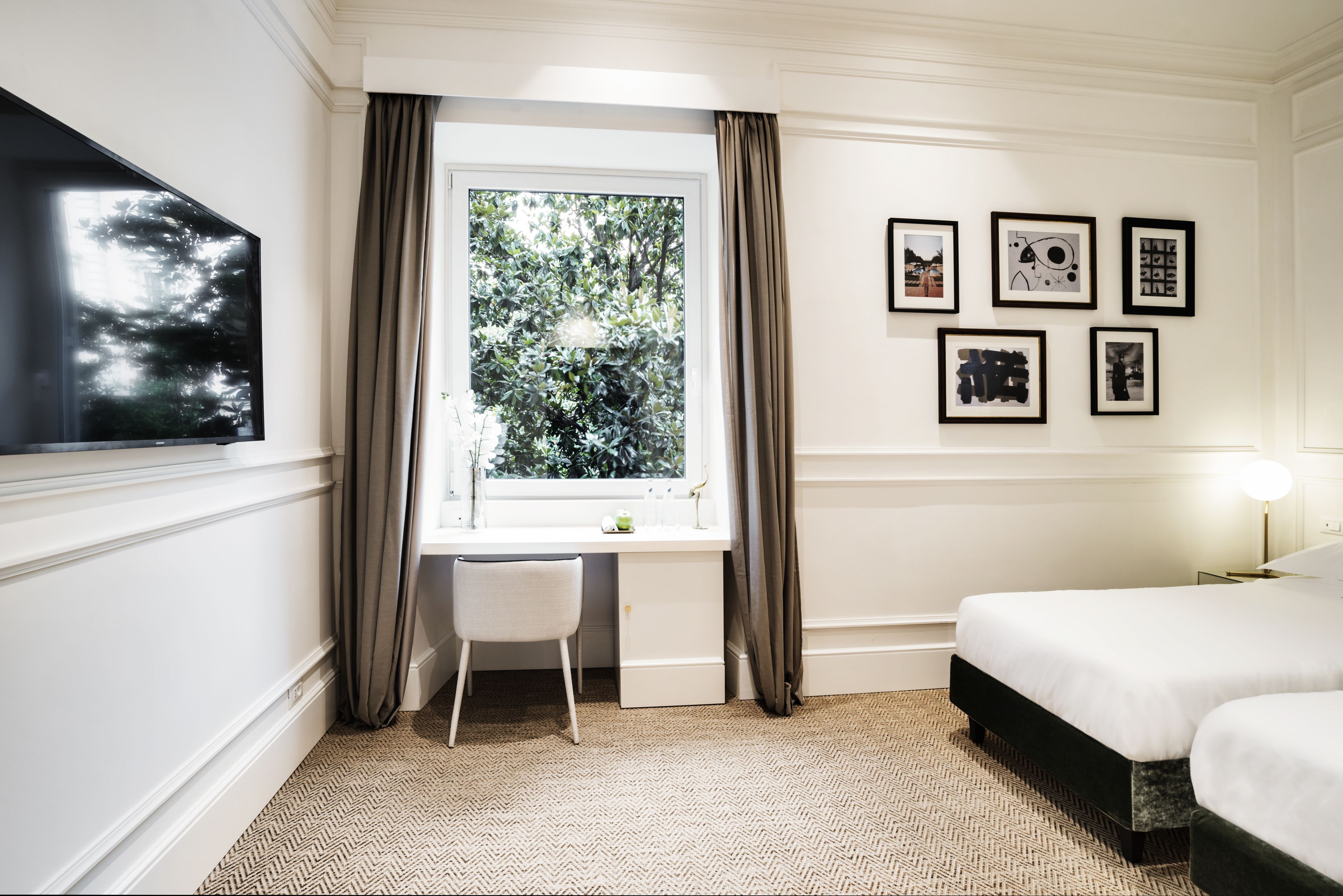 Photo - The Shire Hotel