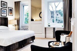 Minibar, in-room safe, individually decorated, desk