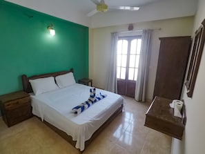 Chambre supérieure double ou avec lits jumeaux, 1 lit double ou 2 lits jumeaux, côté jardin | Rideaux d’obscurcissement, accessible en fauteuil roulant