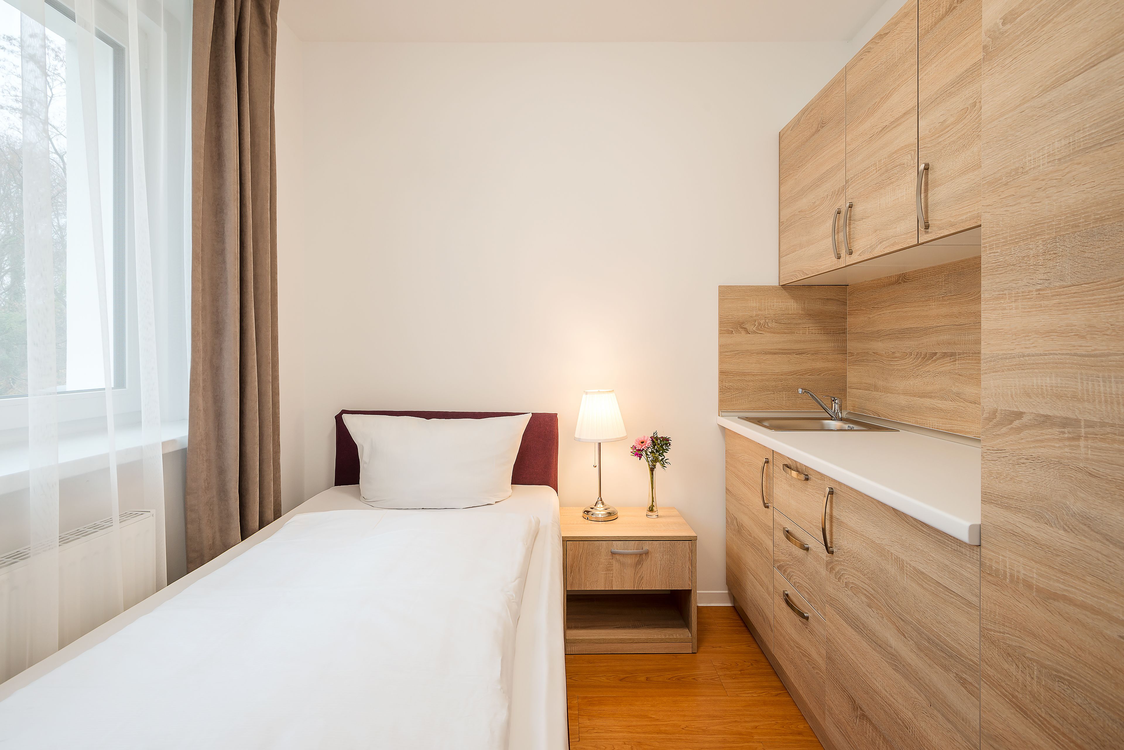 basic triple room, 3 single beds | desk, soundproofing, iron/ironing board, free wifi