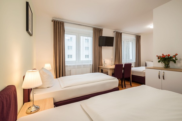Basic Triple Room, 3 Twin Beds | Desk, soundproofing, iron/ironing board (on request), WiFi (free)