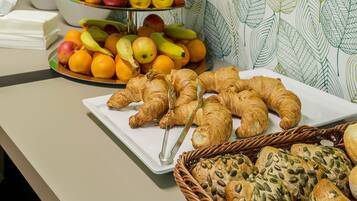 Daily buffet breakfast (EUR 11.90 per person)