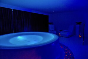 Indoor spa tub - Le Camp Suite & SPA (Padova)