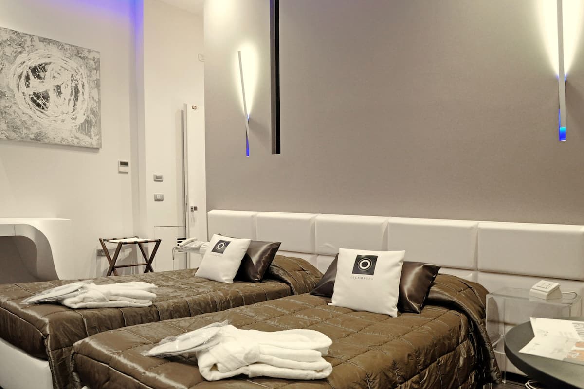 1 bedroom, Frette Italian sheets, premium bedding, down duvets
