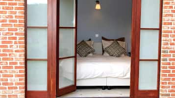 Deluxe Double Room, 1 King Bed | Free WiFi