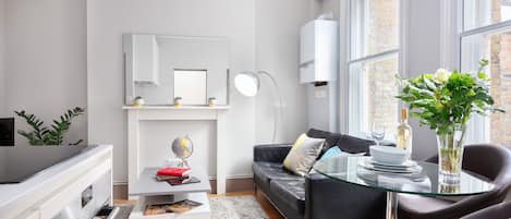 TV a schermo piatto 32 pollici con canali via cavo, TV