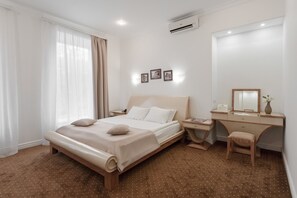 Suite | Hochwertige Bettwaren, Minibar, Schreibtisch, Babybetten