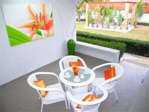 Terrace/patio - Green Leaf 2 Nai Harn 2 bedrooms Villa (Rawai)