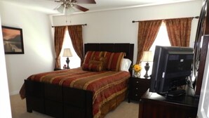 Stadtwohnung, 4 Schlafzimmer, eigener Pool | 1 Schlafzimmer, Schreibtisch, Bügeleisen/Bügelbrett, kostenloses WLAN