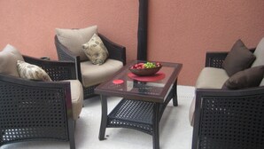 Stadtwohnung, 4 Schlafzimmer, eigener Pool | Terrasse/Patio