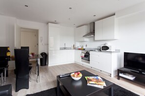 In-room dining - London Bridge Serviced Apartments by MySquare (London)