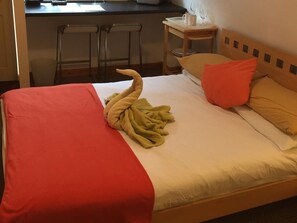 Double Room, Ensuite | Miscellaneous - Woodland Lodge (Hoddesdon)