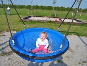 Children’s play area – outdoor