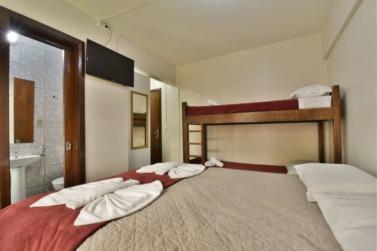 Family Suite | Premium bedding, iron/ironing board, free WiFi, bed sheets