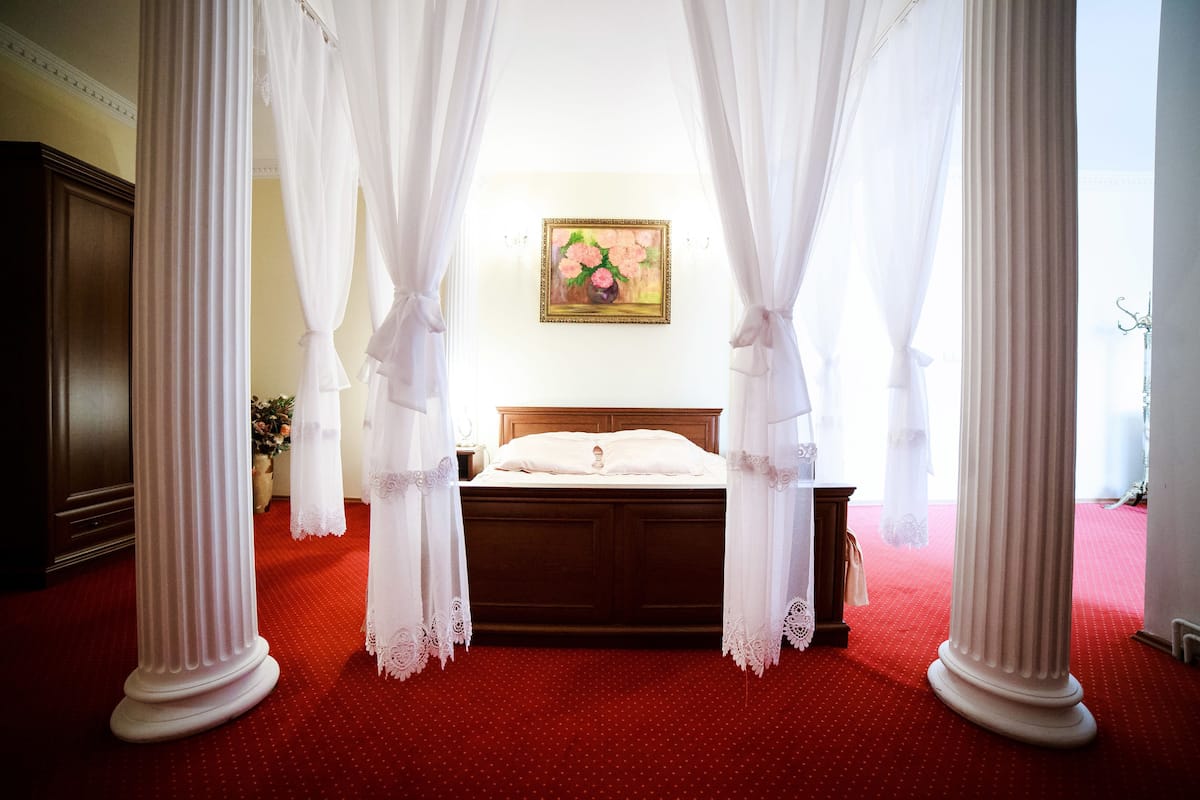 In-room safe, desk, iron/ironing board, free cribs/infant beds