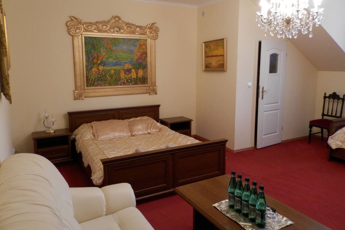 In-room safe, desk, iron/ironing board, free cribs/infant beds