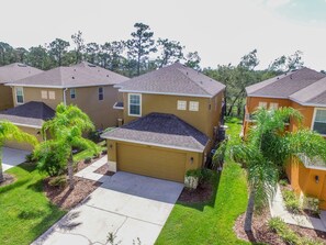 Property entrance - 4 bed House/w pool & Garage (Kissimmee)