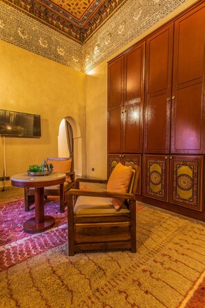 1 bedroom, down comforters, pillowtop beds, minibar