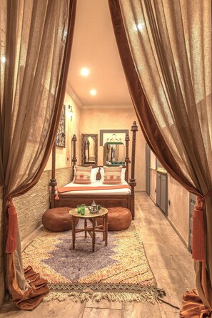 Traditional Room, 1 Double Bed, Courtyard View | 1 bedroom, down comforters, pillowtop beds, minibar