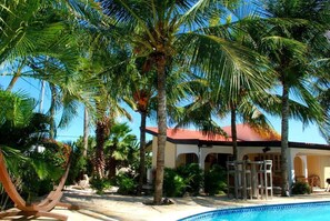 Outdoor pool, pool loungers - Paradera Paradise (Paradera)