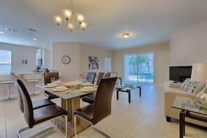 單棟房屋, 5 間臥室, 私人泳池 | 房內用餐