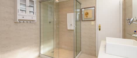 Economy Apartment | Bathroom | Shower, bidet, towels, soap