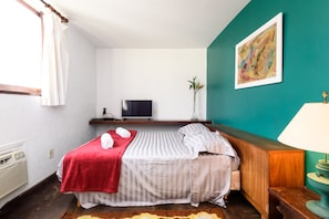 Economy Apartment | WiFi, bed sheets