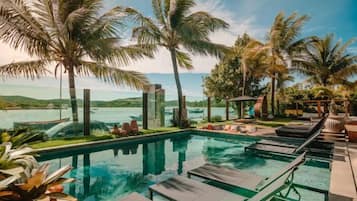 Outdoor pool, pool loungers