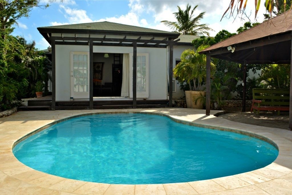 Außenpool, Liegestühle