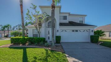 House, 6 Bedrooms, Private Pool | Terrace/patio