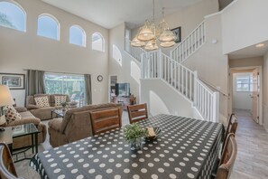 單棟房屋, 6 間臥室, 私人泳池 | 房內用餐