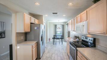 House, 6 Bedrooms, Private Pool | Private kitchen | Full-size fridge, microwave, oven, stovetop